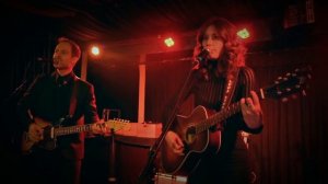 Lera Lynn - Wolf Like Me