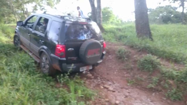 Ecosport 4WD subindo pedra e lama смотреть онлайн