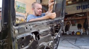 Как снять стекло и форточку с задней двери Хёндай Гетс?