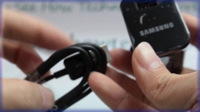 Samsung GALAXY Tab: Connecting the AC Charger and PC Data Cable смотреть онлайн