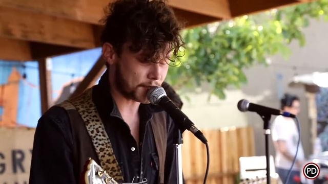 Hungry Skinny - Git Along (Live on PressureDrop.tv) смотреть онлайн