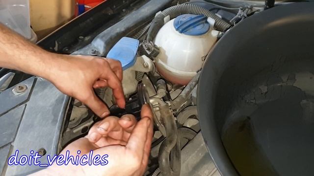 B6 Volkswagen Passat 1.6 TDI Diesel Filter Replacement смотреть онлайн