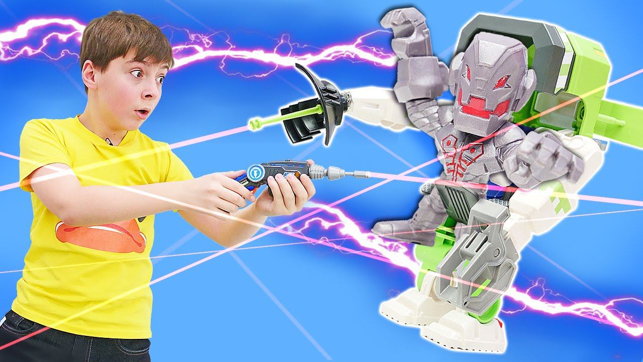 Игры битвы - Супергерои против злодея Альтрона! - Видео игрушки для мальчиков. Игры машинки и роботы смотреть онлайн