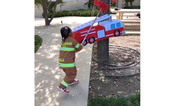 Kim Kardashian & Kanye West Son Psalm West Celebrates His 4th Birthday W/ Fire Fighter Themed Party смотреть онлайн