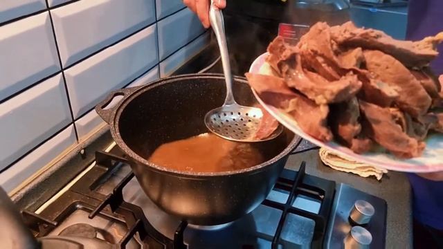 ГОВЯЖЬЕ СЕРДЦЕ в КАЗАНЕ. И Салат по-домашнему. смотреть онлайн