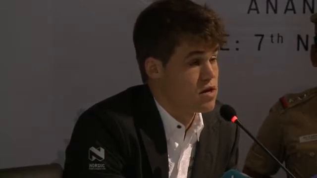 Пресс конференция после 1-ой партии матча Ананд - Карлсен - 2013 года (от 9 ноября). смотреть онлайн