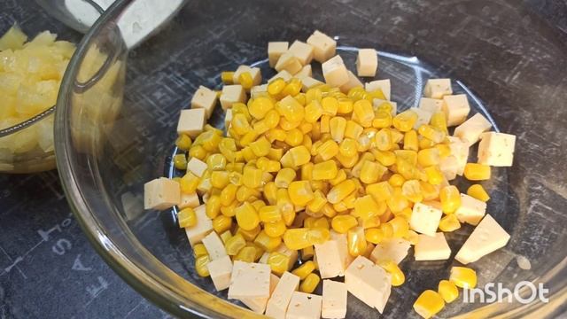 САЛАТ ИЗ КОНСЕРВИРОВАННЫХ АНАНАСОВ С СЫРОМ #260 смотреть онлайн