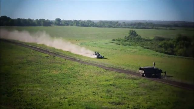 Новороссия. Танковый стритрейсинг. Т-72 vs Т-64м "Булат" смотреть онлайн