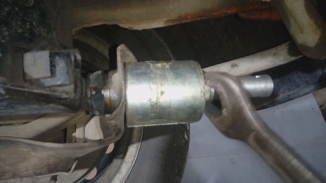 Как заменить сайлентблоки нижнего рычага ВАЗ 2107 смотреть онлайн