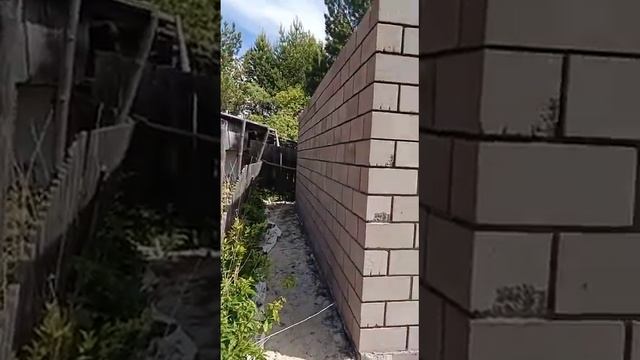 Кладка керамзитобетоного блока под расшивку.