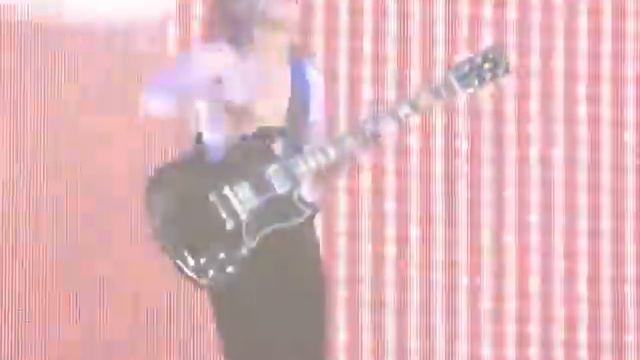 AC/DC Angus Solo Part 2 Louisville Kentucky 4/13/ 2010.wmv смотреть онлайн