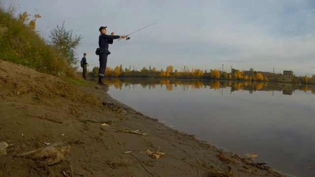 Рыбалка выходного дня в Красноярске. Осенний окунь. смотреть онлайн