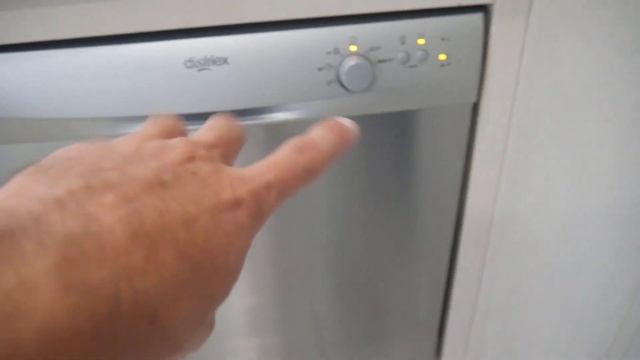 How To Transform Your Old Pokémon Cards into Ultra Rare's Using the DISHWASHER! смотреть онлайн