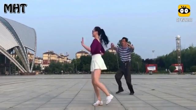 Красавица Цин Цин (Qingqing)танцует под Boney M-Rasputin Erhu +Selskie Rezidenty cover #青青 смотреть онлайн