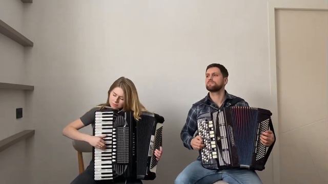 Hymn for the weekend - Coldplay Accordion cover смотреть онлайн