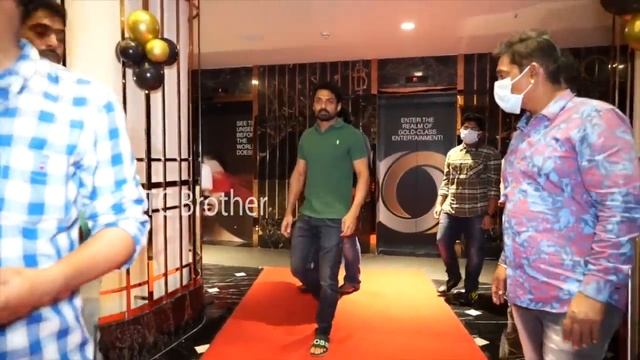 Jr Ntr Son's Fun With Kalyan Ram | Jr Ntr Family Watching RRR Movie | Telugu Cinema Brother смотреть онлайн