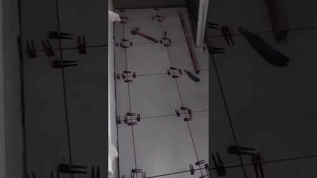 бюджетная укладка плитки на балконе, за 25 секунд. смотреть онлайн