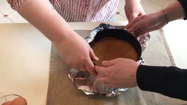 САМЫЙ ВКУСНЫЙ, СОЧНЫЙ И ПРОСТОЙ ЧИЗКЕЙК ПО-ДОМАШНЕМУ смотреть онлайн