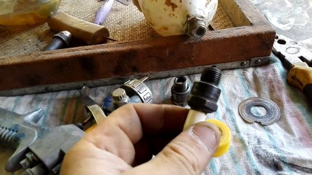 самодельный переходник. замена бачка пневматического краскопульта на Пэт бутылку часть 1 смотреть онлайн