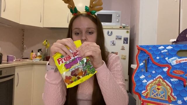 Сладкие новогодние подарки - Сладкие наборы 2023 | Много конфет | Лучший новогодний подарок смотреть онлайн