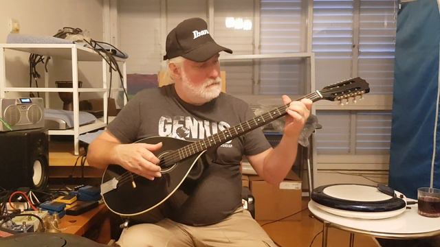 Irish bouzouki playing in B minor смотреть онлайн