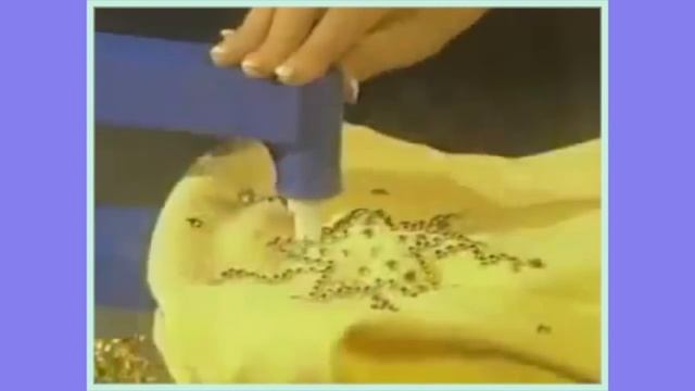 The McBling (early 2000s) Aesthetic Explained смотреть онлайн