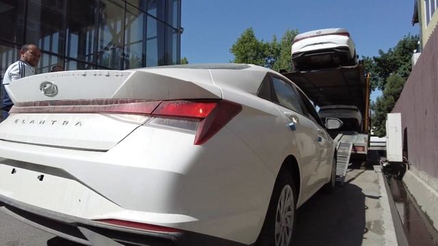 Обновленная Elantra ждет вас в автосалоне Hyundai в Душанбе смотреть онлайн