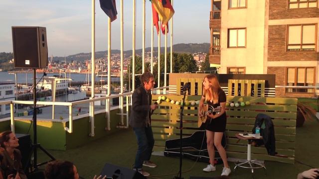 Zahara & Ivan Ferreiro - Leñador y la mujer américa. Live the Roof Vigo.02/07/15. смотреть онлайн
