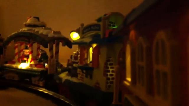 The Holiday Express Animated Train Set Ride Along смотреть онлайн