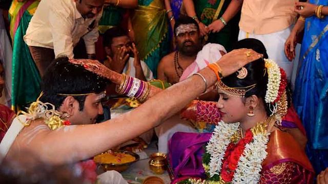 Уж замуж невтерпеж! ИНТЕРЕСНЫЕ ФАКТЫ о самых странных свадебных традициях мира смотреть онлайн