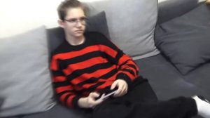 ГРИФЕР УКРАЛ 89 900 РУБЛЕЙ У МАМЫ И КУПИЛ АЙФОН 13 В РЕАЛЬНОЙ ЖИЗНИ ДЛЯ МАЙНКРАФТ!