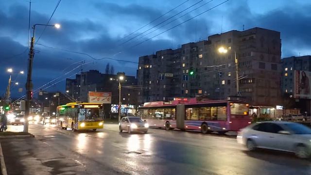 Кременчуг. Троллейбус ЛАЗ Е183D1 [200], следует по 2 маршруту смотреть онлайн