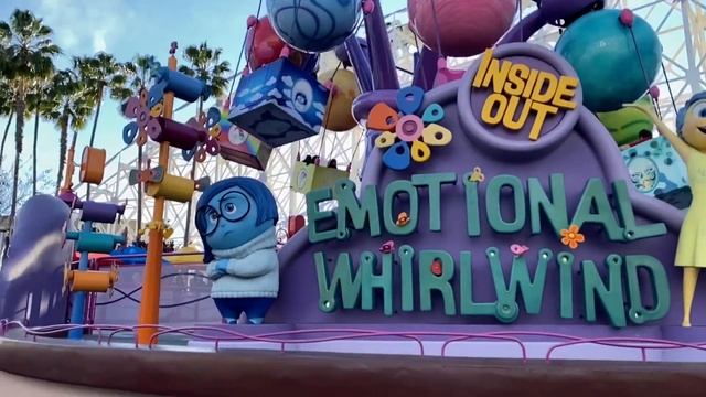Starting The New Year Right At Disney California Adventure - Lamp Light Lounge Secret Menu Drink смотреть онлайн