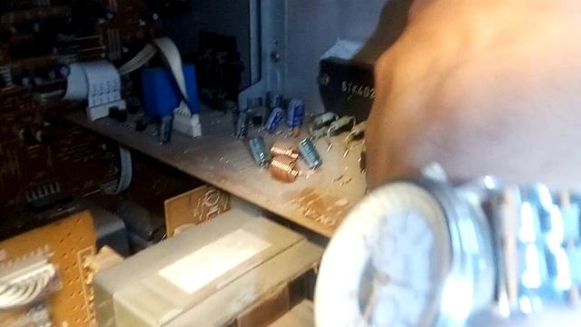 Que hacer cuando mi estereo se oye muy poco. смотреть онлайн