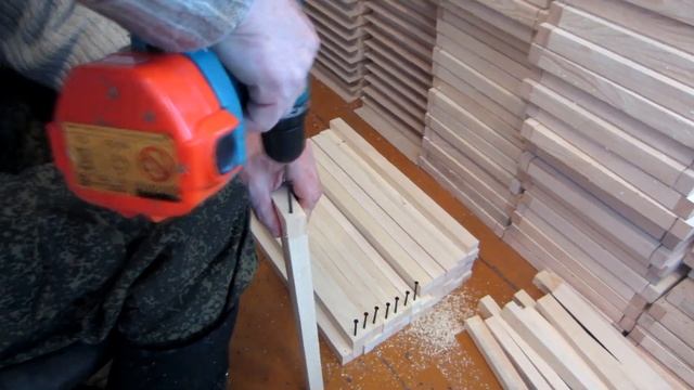 4Часть. ИЗГОТОВЛЕНИЕ ДНИЩА УЛЬЯ К 12 РАМОЧНОМУ ДАДАНУ смотреть онлайн