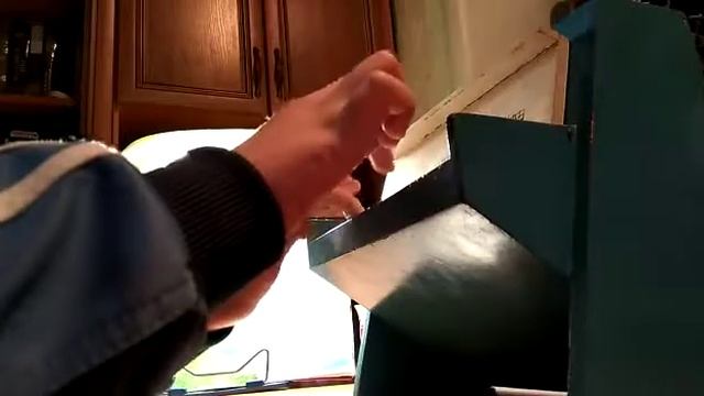 Кратко говоря песня ёлочка на детском пианино:-) смотреть онлайн