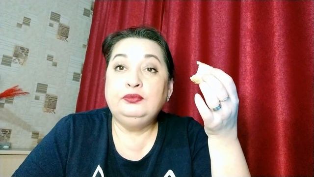 МУКБАНГ ТРУБОЧКА ВАФЕЛЬНАЯ СО ВЗБИТЫМИ СЛИВКАМИ СГУЩЕНКОЙ И ЧЕРНИКОЙ. смотреть онлайн