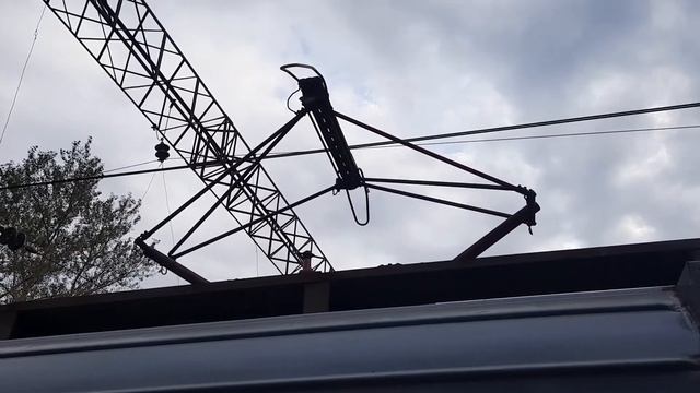 Как поднимается пантограф у электрички смотреть онлайн