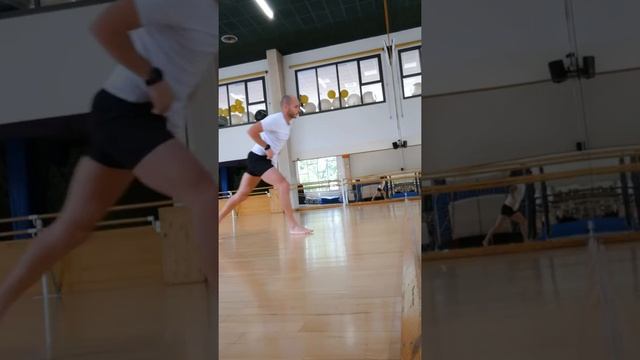 "Aú" vuelta lateral y "Cabezada" fit-capoeira смотреть онлайн
