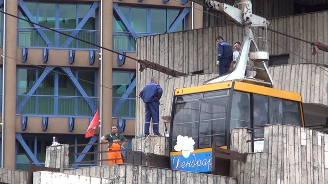 Чёрное море. Сочи. Улица Горького. Курортный проспект. Сквер у Сочинского цирка (13.05.2019) смотреть онлайн