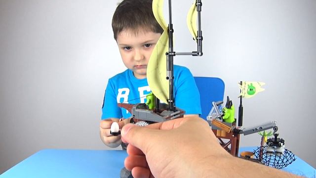 Энгри бердс Лего | Angry Birds Piggy Pirate Ship 75825 смотреть онлайн