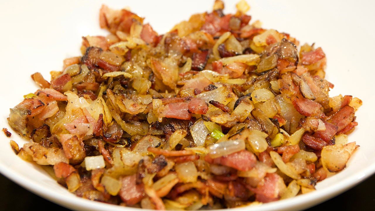 Яичница с беконом. Простой и вкусный рецепт идеального завтрака | Это просто смотреть онлайн