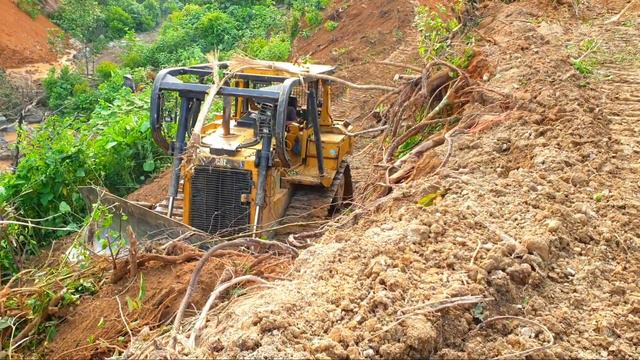 It’s Amazing That The Youngest Operator, 17 Years Old, Is Able To Operate A Bulldozer
