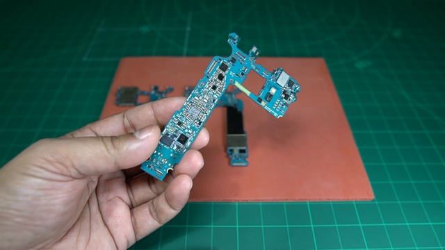 Samsung Galaxy S7 Edge - No Power - Not Charging - Mainboard Repair - iRefab смотреть онлайн