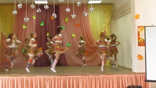 5.10 День учителя -"Образцовый коллектив" Студия эстрадного танца "Модерн" - "Конфеты" смотреть онлайн