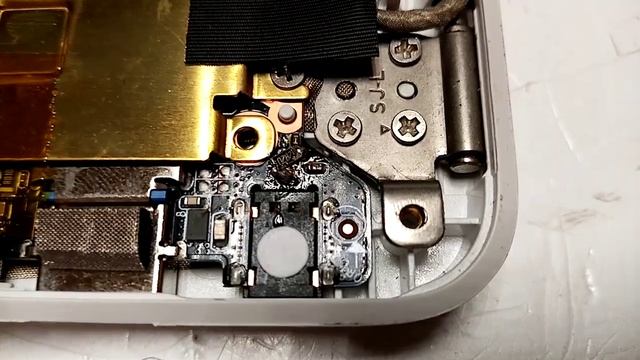 Ноутбук Irbis NB62 не включается, ремонт. смотреть онлайн