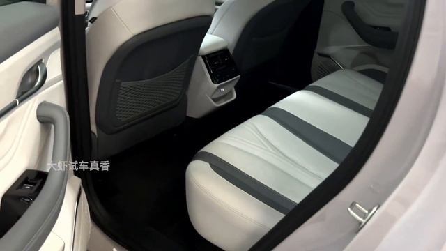 2024 Geely Xingyue L Zhiqing Edition Authentic Deep Car Showcase
