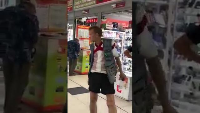 Недовольный клиент савёловского рынка