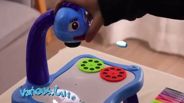 Детский светодиодный проектор-стол для рисования! смотреть онлайн