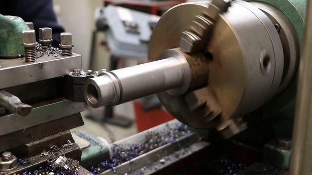 Собираю МОДУЛЬ из ПРОФИЛЬНОЙ ТРУБЫ на подшипниках с гусеницей! смотреть онлайн